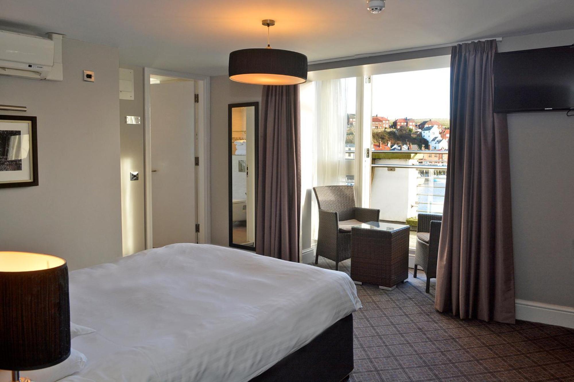 The Angel Hotel Wetherspoon Whitby Exteriör bild