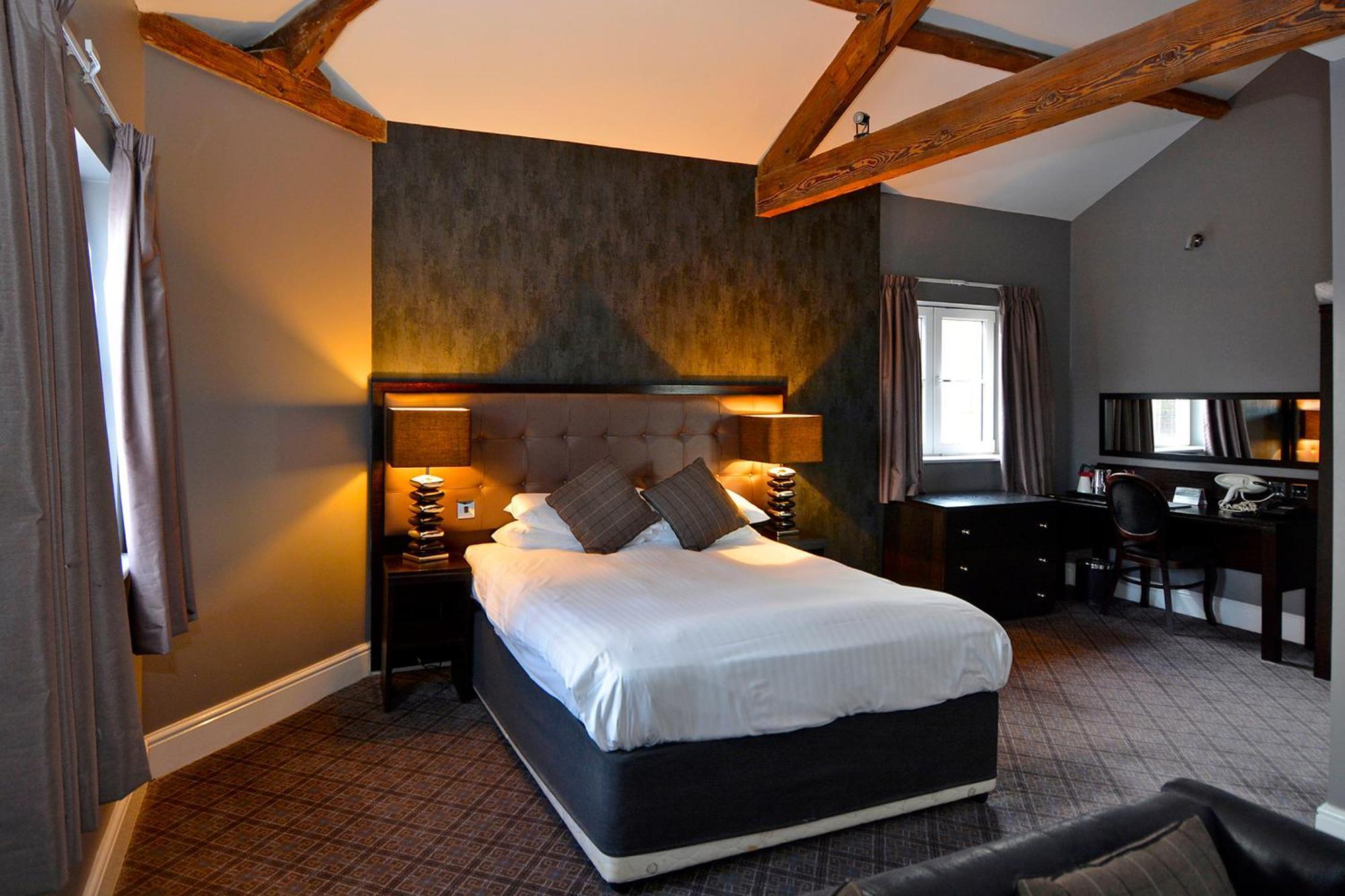The Angel Hotel Wetherspoon Whitby Exteriör bild