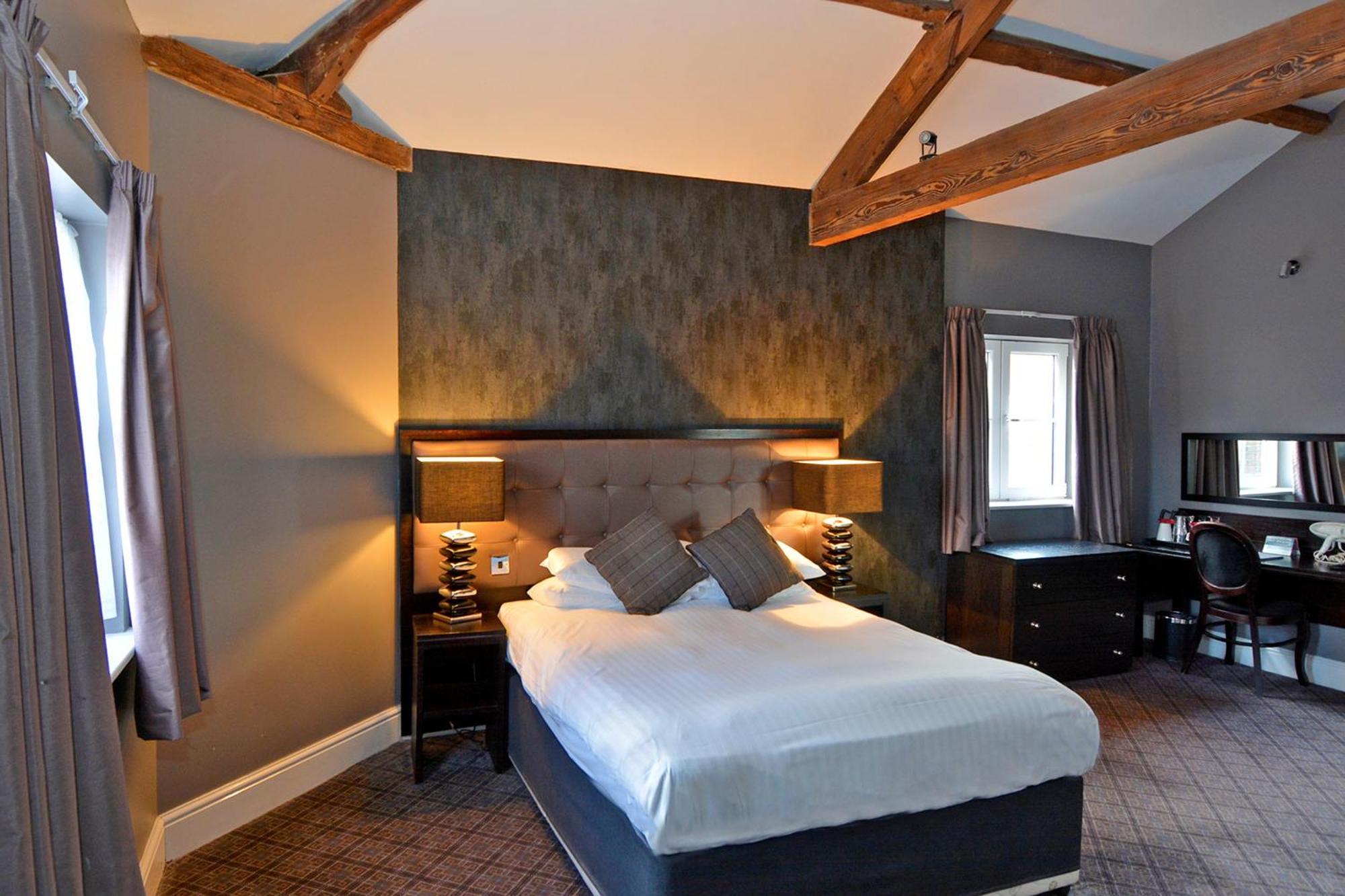 The Angel Hotel Wetherspoon Whitby Exteriör bild